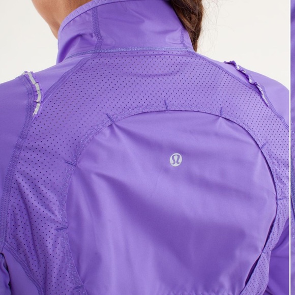 Lululemon nothin’ but run jacket power purple - Picture 9 of 10